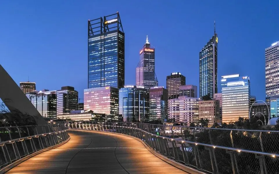 The Blue Hour Loved by City, Architecture & Portrait Photographers: How to Shoot It