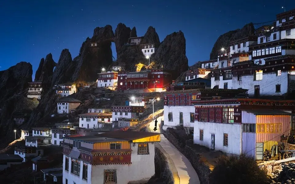 The Blue Hour Loved by City, Architecture & Portrait Photographers: How to Shoot It