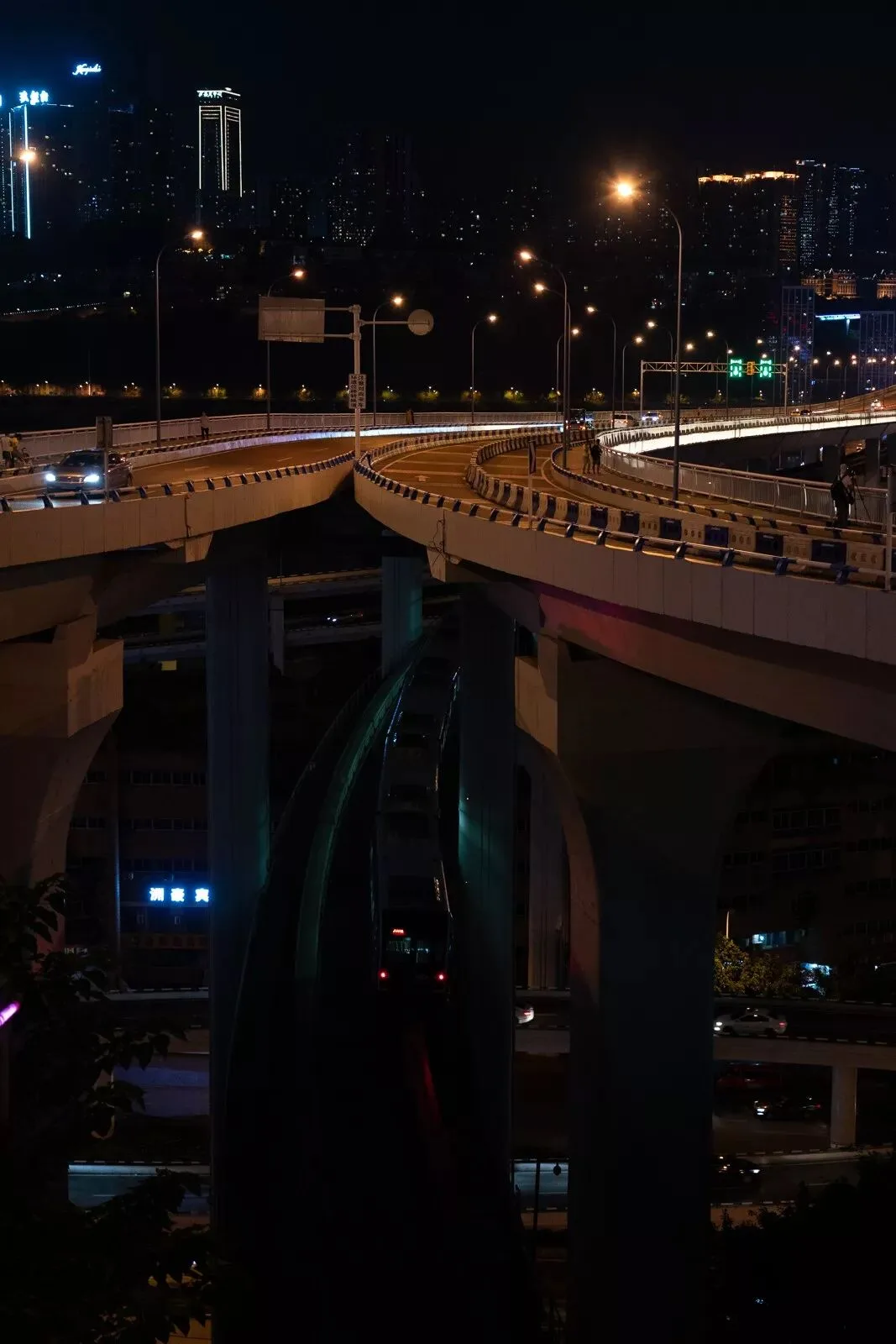 刷爆全网的重庆夜景大片，原来后期这么调色！