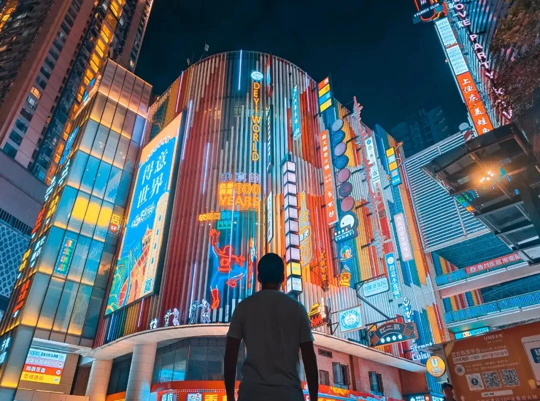 Best Chongqing Night Views: An Evening Photo Walk with Thomas
