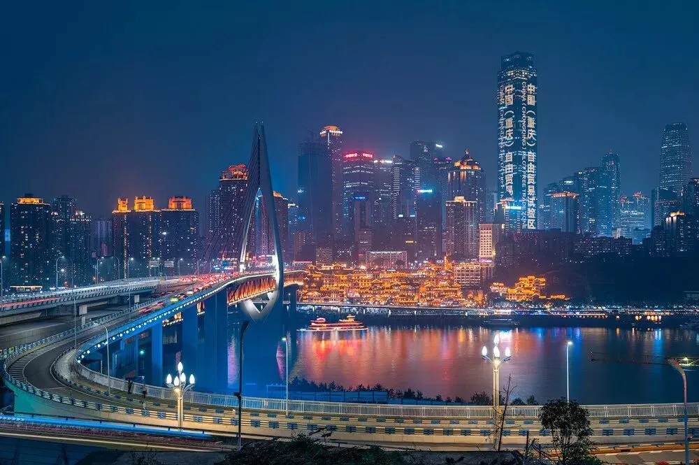 城市夜景还有这种拍法？既有晚霞又有灯光的爬楼大片，原来这么拍！