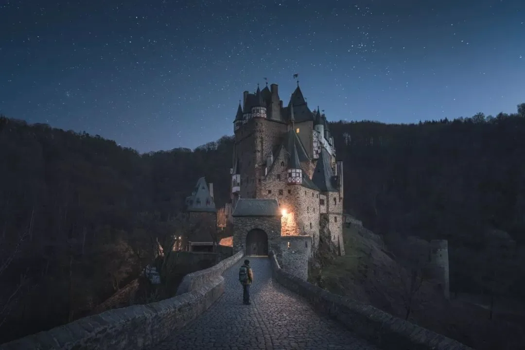 Color Grading Talk: Three Key Colors That Build Photographic Mood