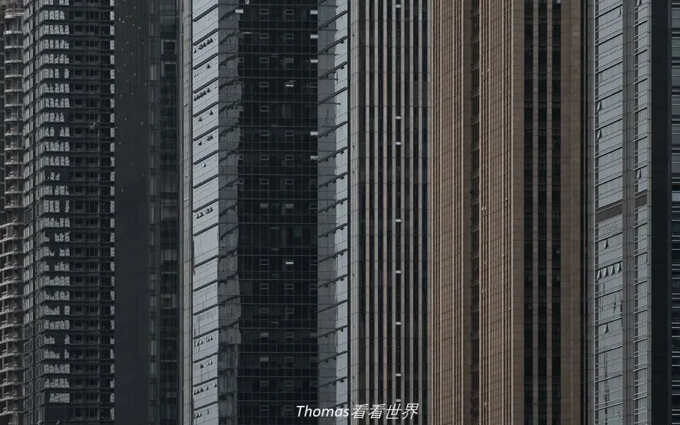 Repetition and Echo: A Key Composition Concept from 10,000 Photos