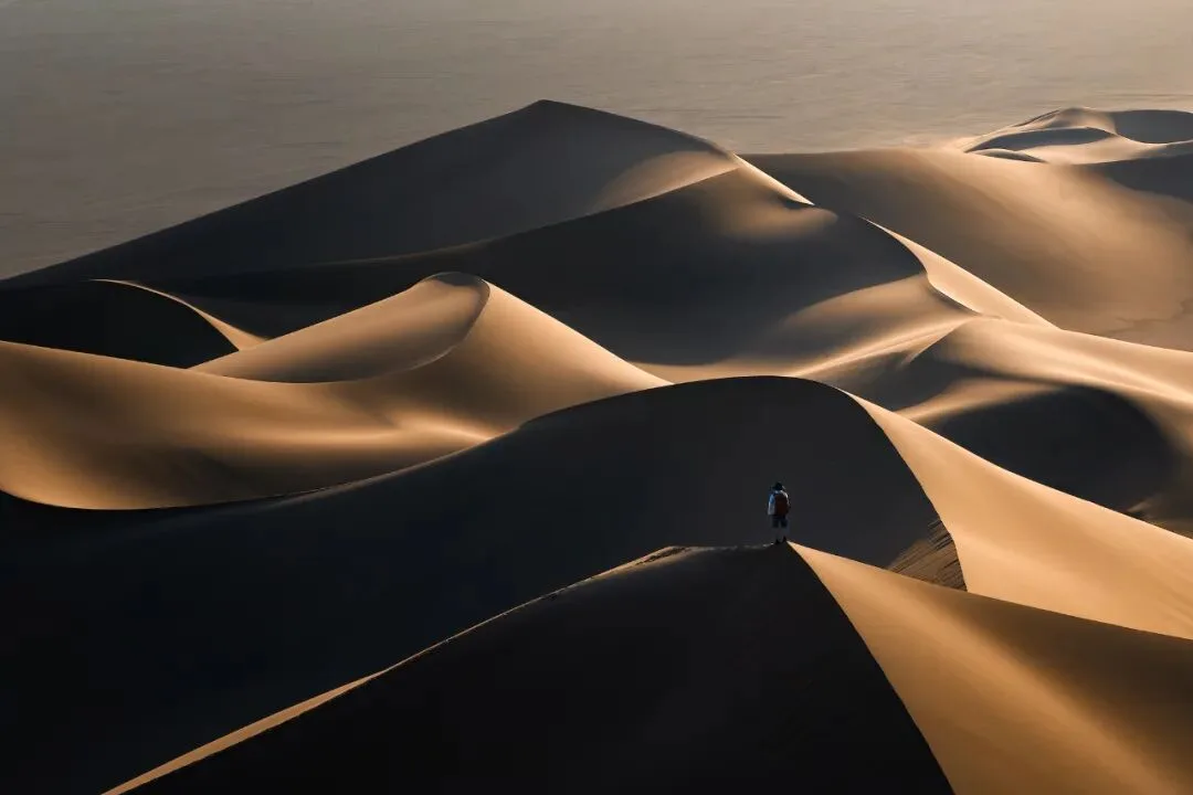 How to Photograph the Dunhuang Desert: A Live Lesson Amid Sandstorms & Thunderstorms