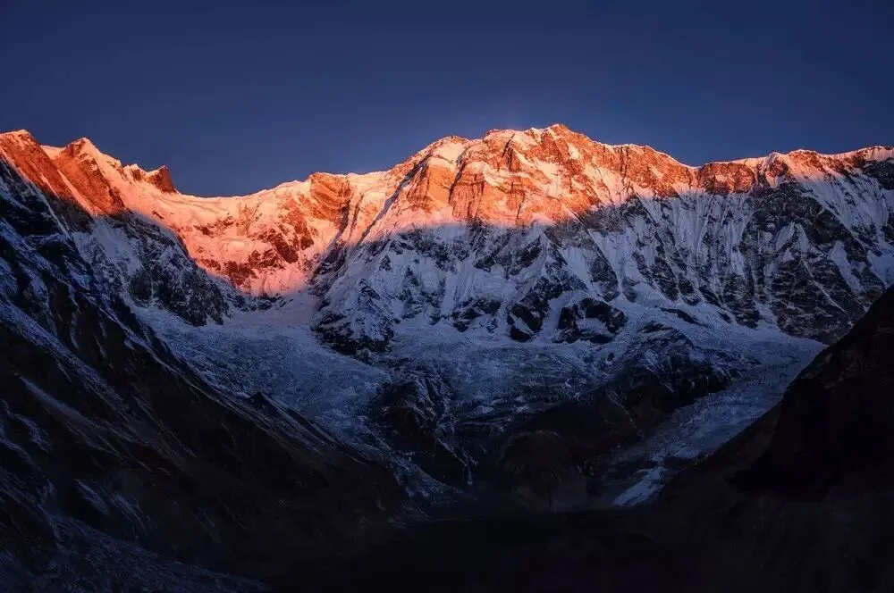 遍览14座8000米雪山，只需徒步这5条世界级路线