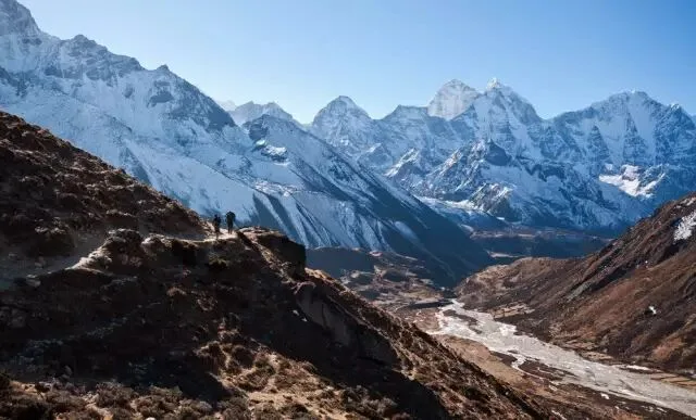 遍览14座8000米雪山，只需徒步这5条世界级路线