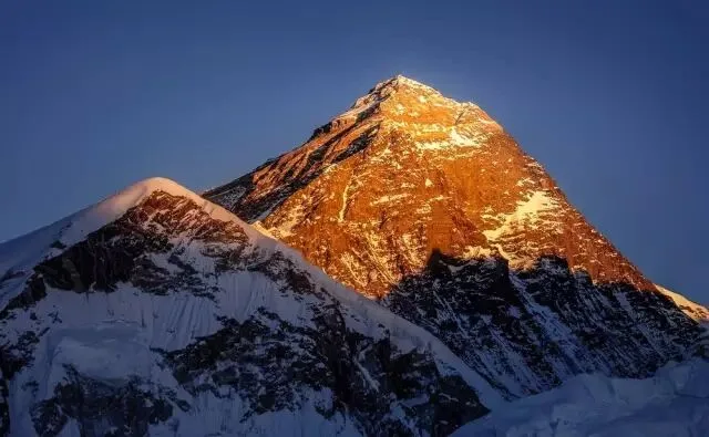 遍览14座8000米雪山，只需徒步这5条世界级路线