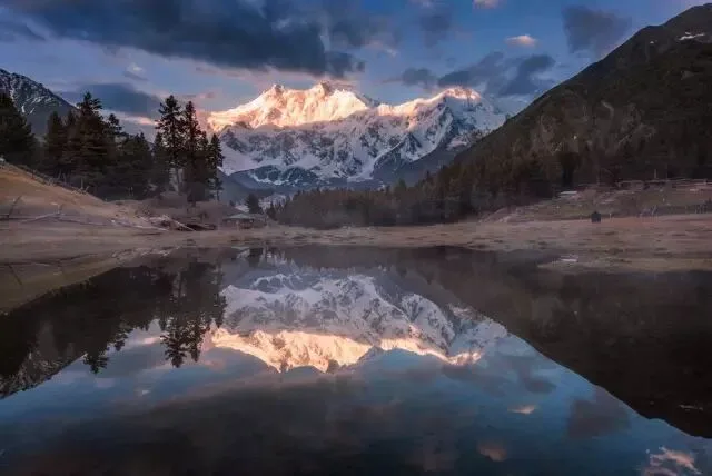 遍览14座8000米雪山，只需徒步这5条世界级路线