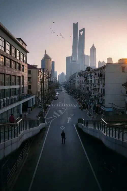 这些壮丽的路与桥，是前浪留给后浪们最美的礼物