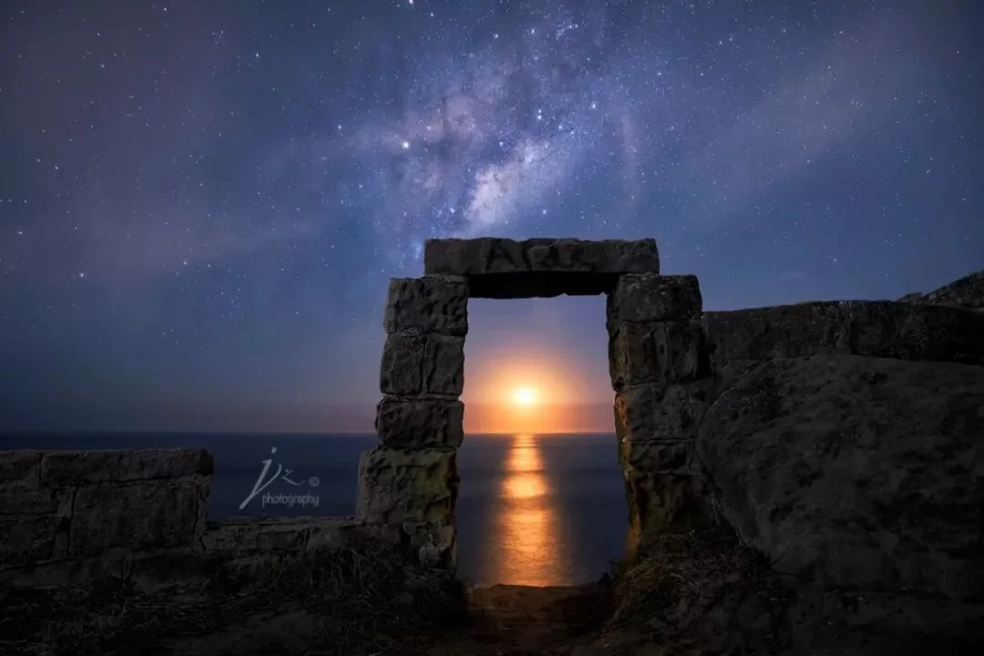 这些照片是把太阳和星空P在一起吗？浅谈月升、月落的拍摄~
