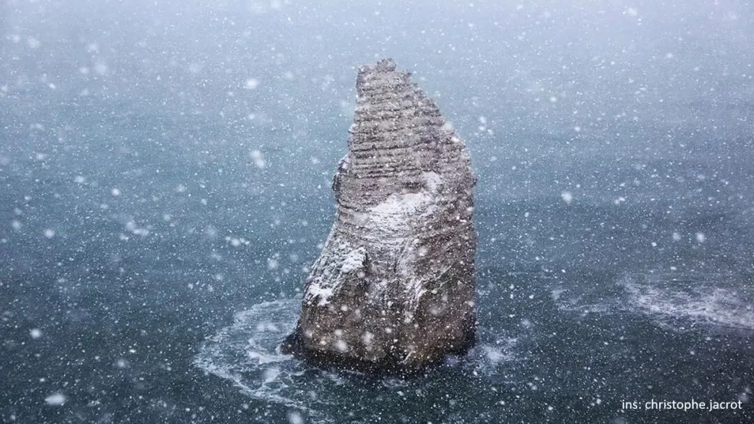 雨雪天这样拍更有质感！如何拍出清晰的雨点/雪花？
