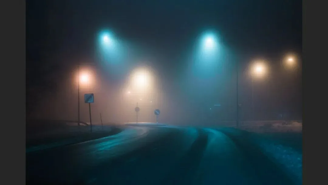 雨天不适合拍照？这位摄影师专拍雨中的城市大片！