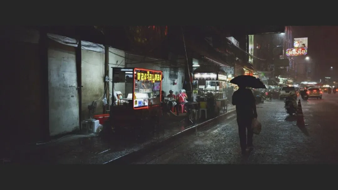 雨天不适合拍照？这位摄影师专拍雨中的城市大片！