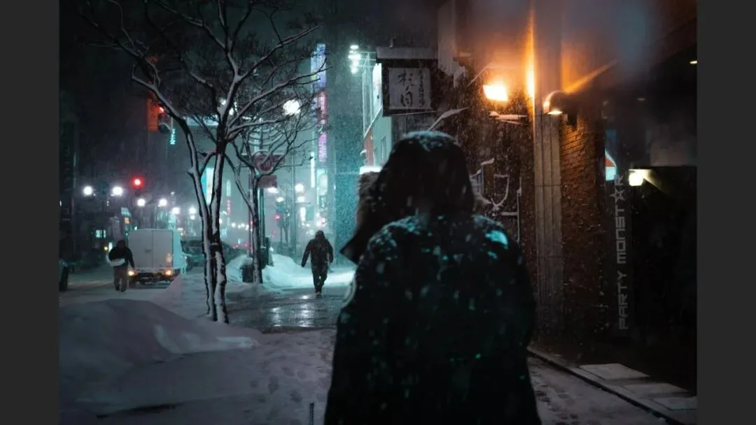 雨天不适合拍照？这位摄影师专拍雨中的城市大片！