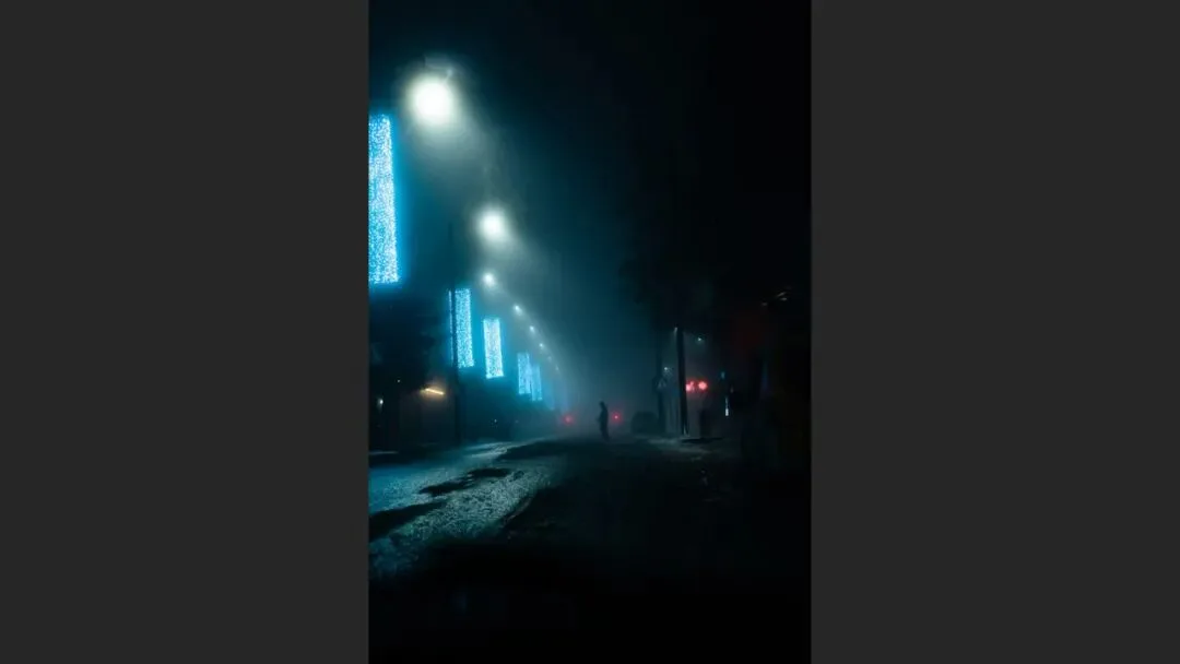 雨天不适合拍照？这位摄影师专拍雨中的城市大片！