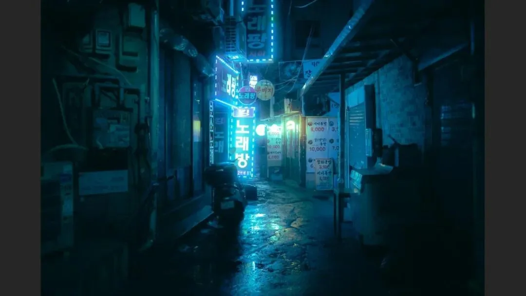雨天不适合拍照？这位摄影师专拍雨中的城市大片！