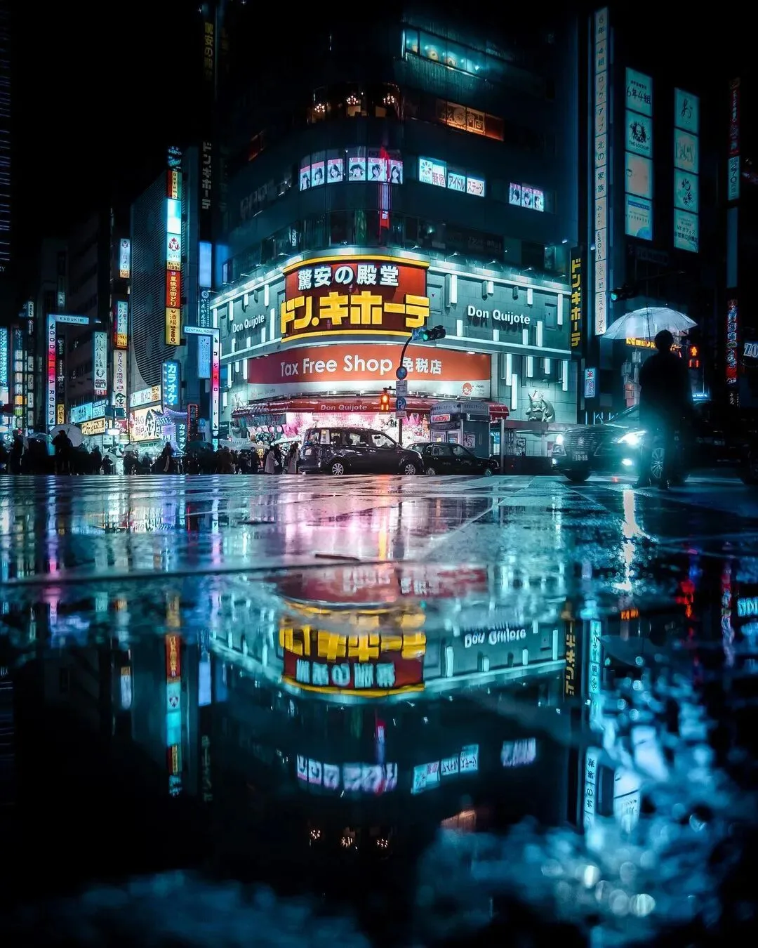 厌倦了爬楼打卡照？不妨关注这3位城市街景摄影师！