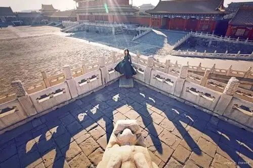 如何在人多的地方拍好旅行照？