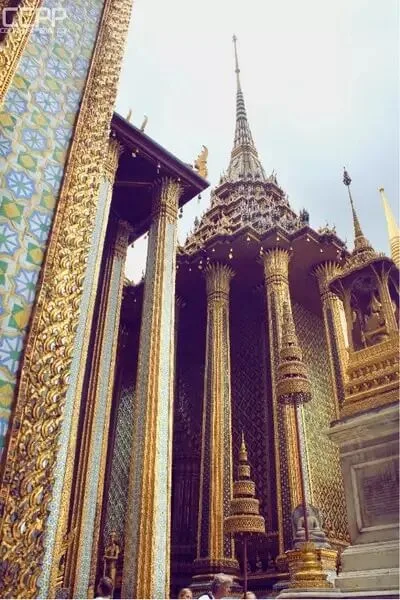如何在人多的地方拍好旅行照？